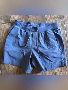 lululemon athletica Men's Athletic Shorts in Blue